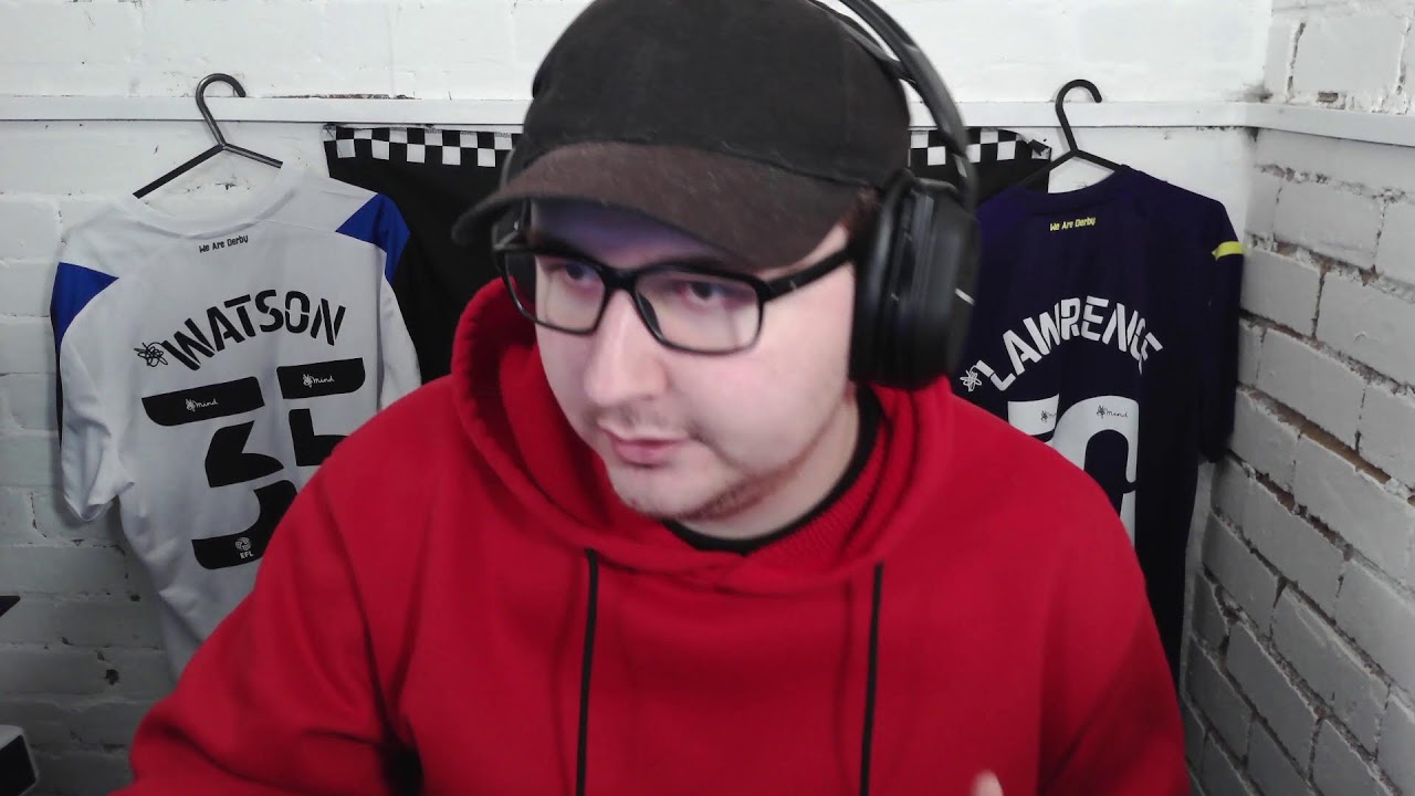 LETS CHAT AND WATCH FOOTIE!