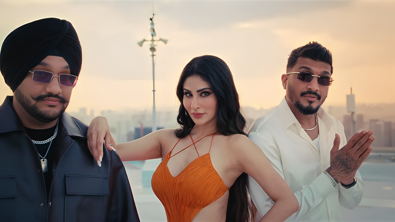 Saucy Video Song - DIVINE, Riar Saab | Mouni Roy | Official Music Video
