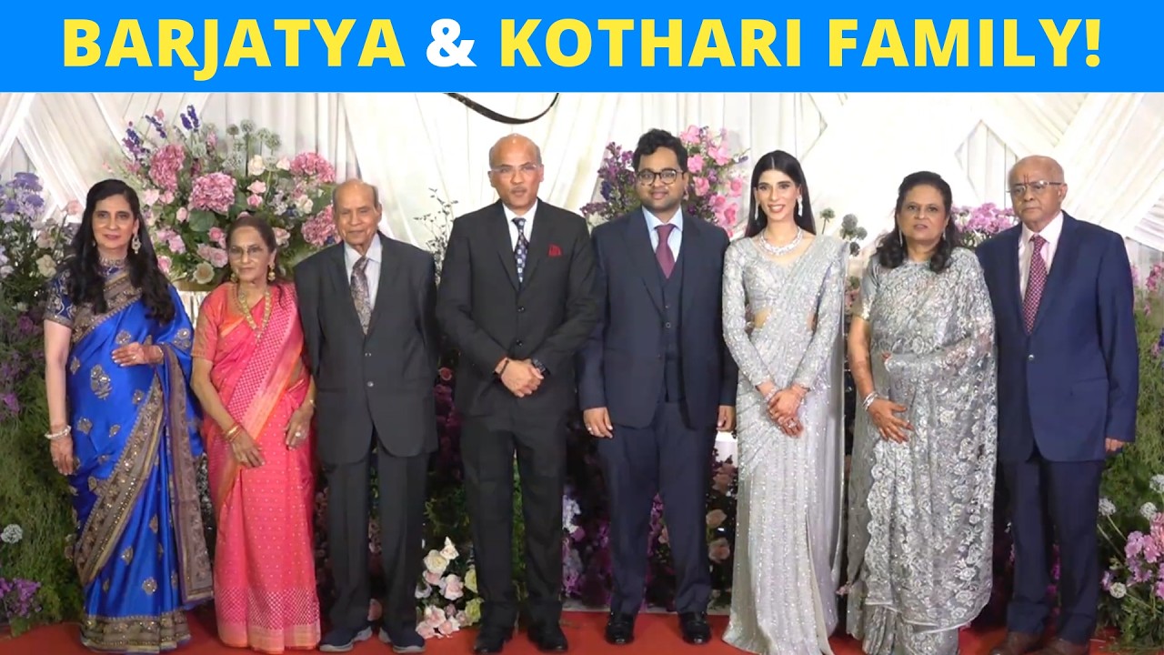 BARJATYAs & KOTHARIs Pose For A Family Picture | Eesha-Abhishek's Grand Reception | Sooraj Barjatya