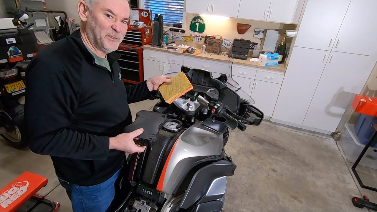Замена воздушного фильтра BMW R1200RT/LC