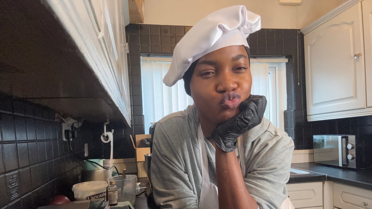PRACTISING AND PERFECTING MY BUTTERCREAM AND CAKE COVERING SKILLS 🥳🥳🥳