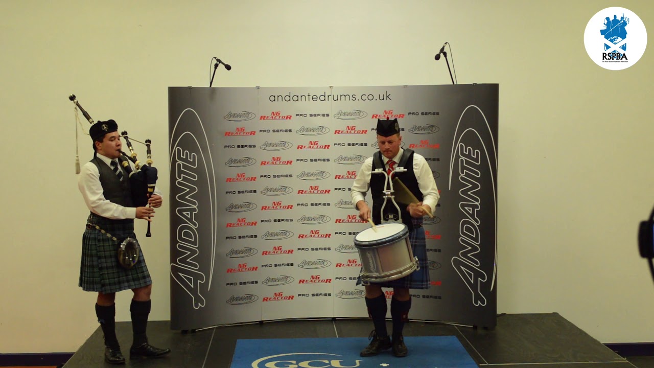 12 Eric MacNeill - Hornpipe and Jig
