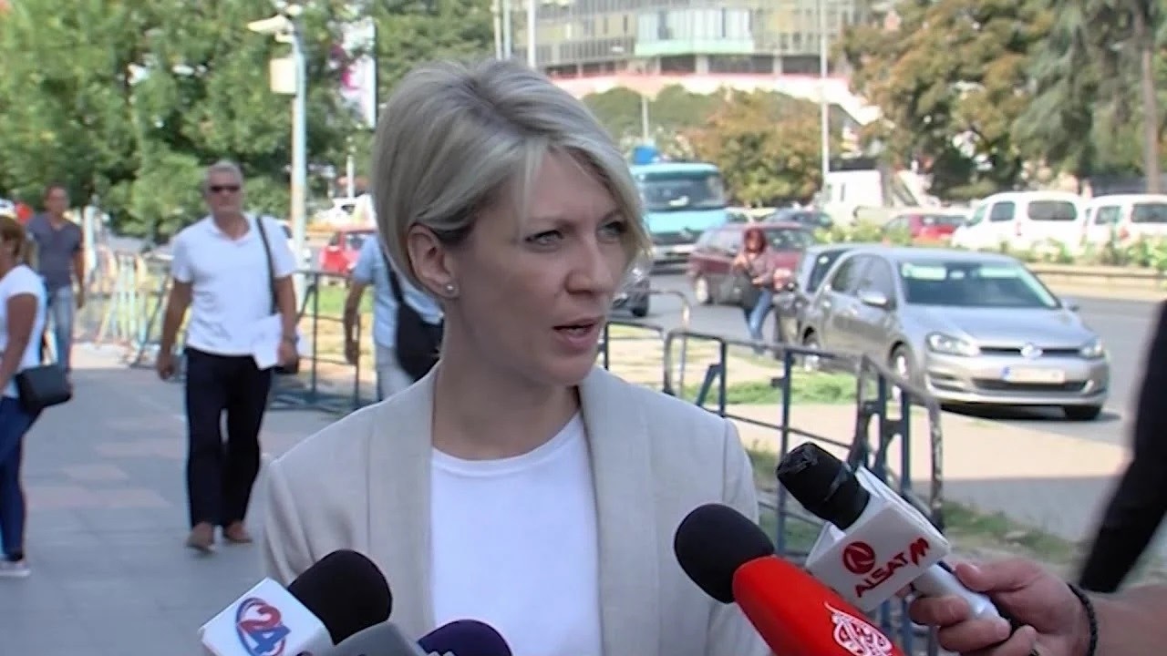 Л. Ристоска остро реагира откако премиерот Христијан Мицкоски јавно соопшти дека таа „не е во игра“