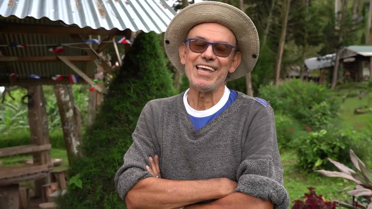 cómo preparar una gallina achiotada a la leña