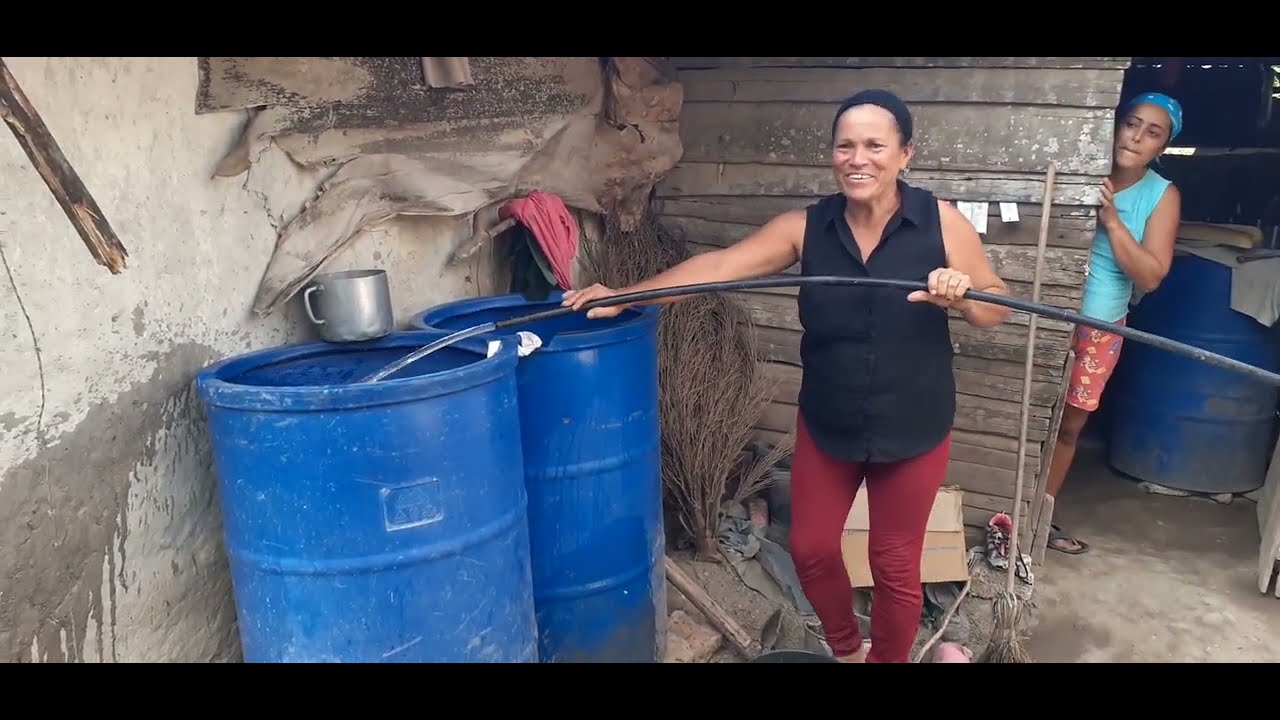 Vecinos de comunidad rural se benefician con agua por gravedad