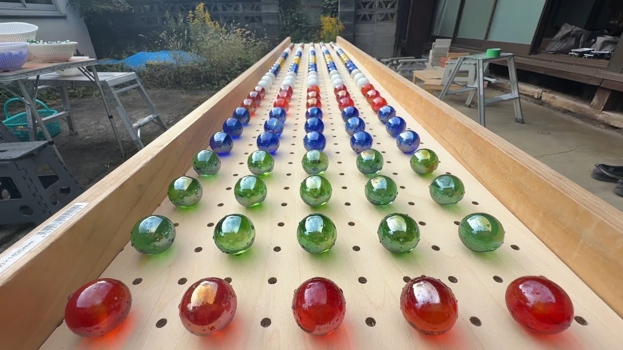 マーブルラン117 直角marble run 小、大ビー玉くねくねコース　大工さん長尺レールあり映像
