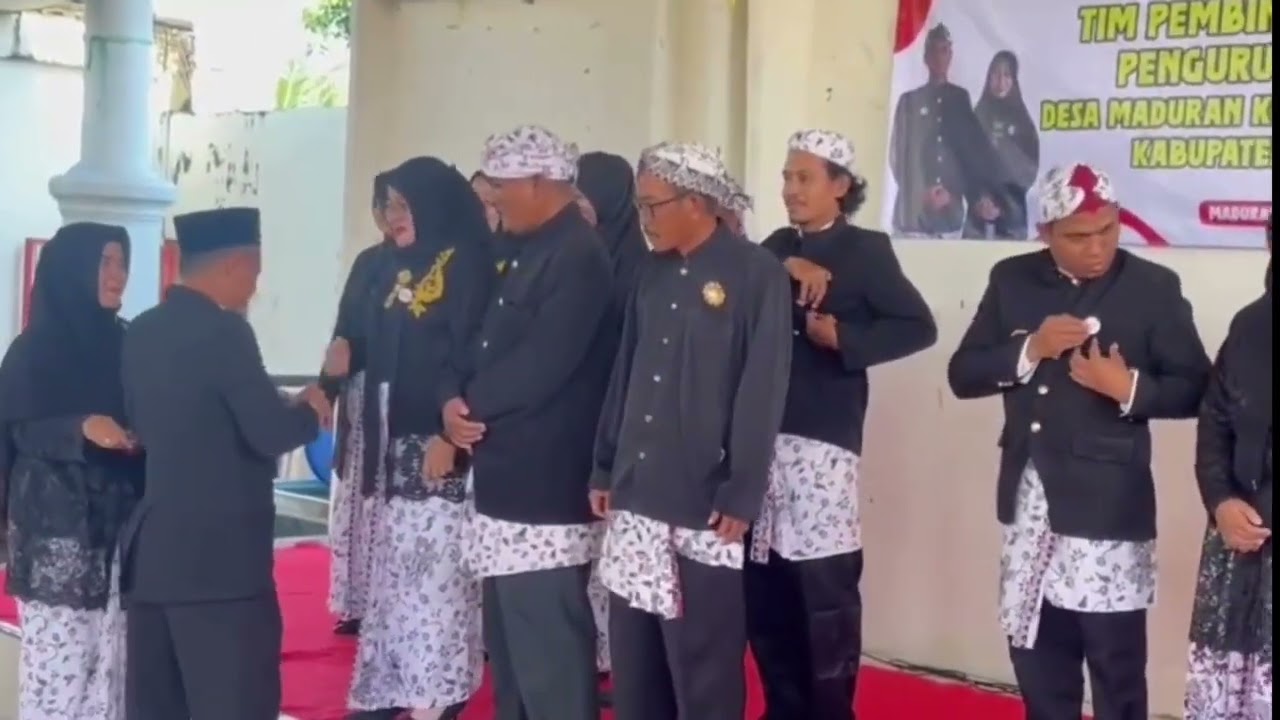 PENGUKUHAN DAN PELANTIKAN TIM PEMBINA DAN PENGURUS POSYANDU DESA MADURAN KECAMATAN MADURAN