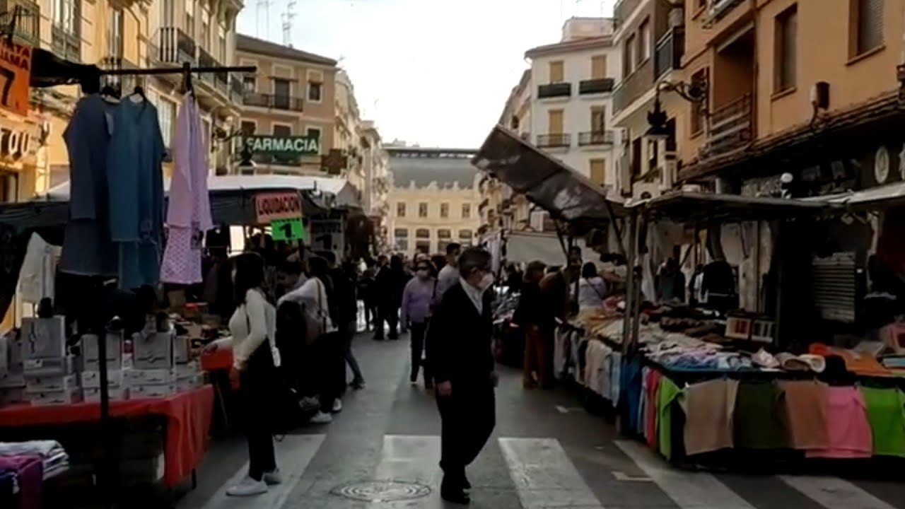 VALENCIA, MERCADILLO AMBULANTE BARRIO LA ROQUETA.