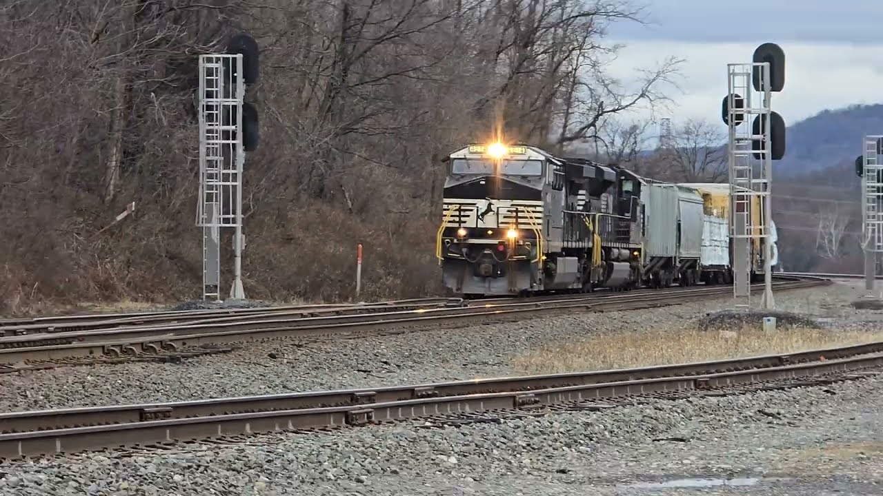 Norfolk Southern #4814 leads a 228 car manifest at Lewistown, PA (03/12/2026)