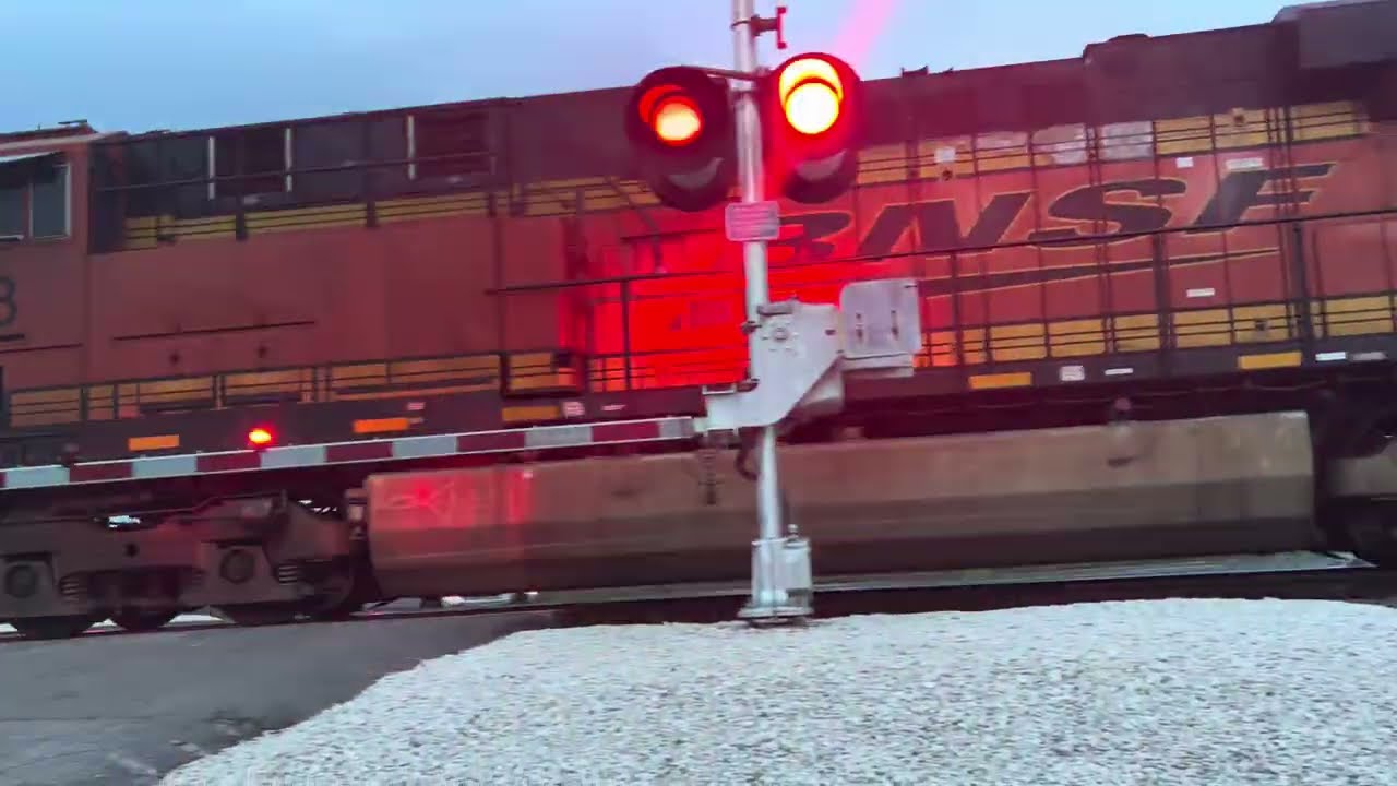 BNSF manifest train.
