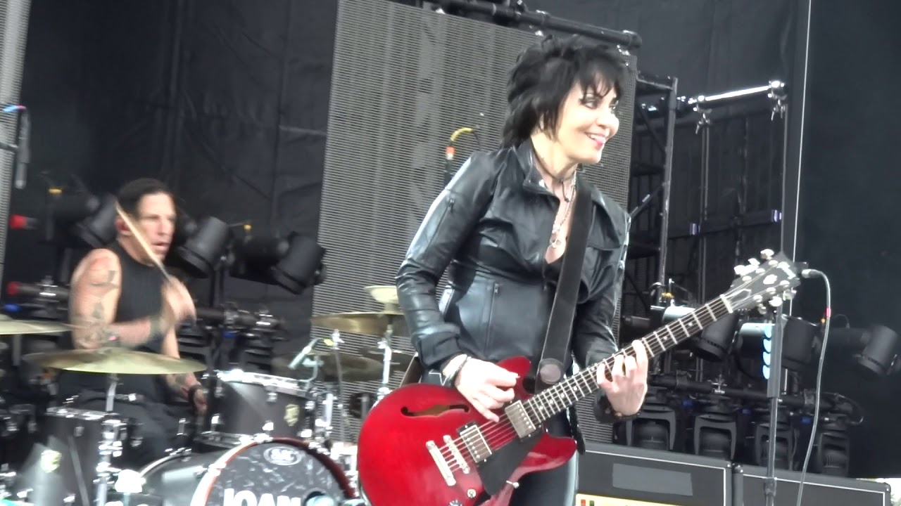 Joan Jett And The Blackhearts - Victim Of Circumstance Live at River City Rockfest 2018
