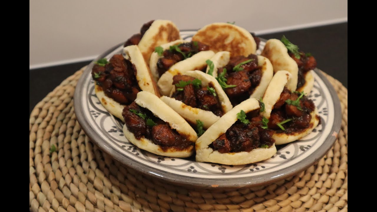 MOROCCAN BATBOTS WITH BIBIAN CHICKEN! / MAROKAANSE BROODJES MET BIBIAN KIP/ IKRAME.BOUU