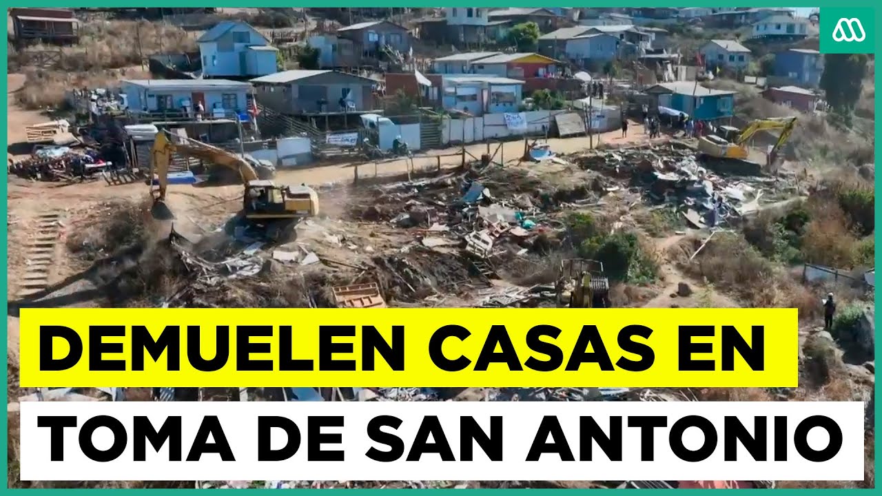 Usan maquinaria pesada para demoler casas en toma de San Antonio