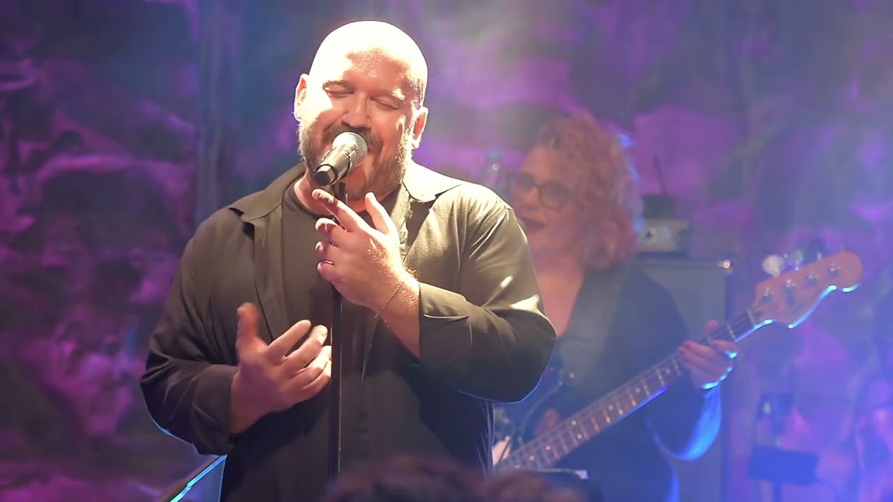&Gamma;&iota;ώ&rho;&gamma;&omicron;&sigmaf; &Mu;&iota;&chi;&alpha;ή&lambda; - Blazing (Live)