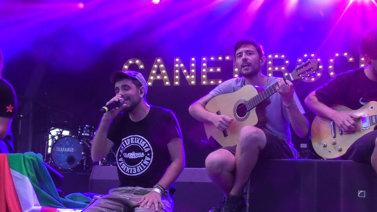 Txarango - Quan tot s'enlaira @ Canet Rock 018