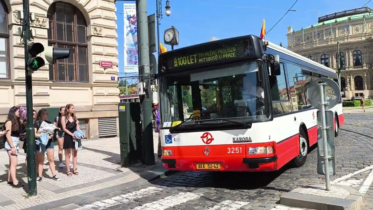 100 let autobusové dopravy v Praze