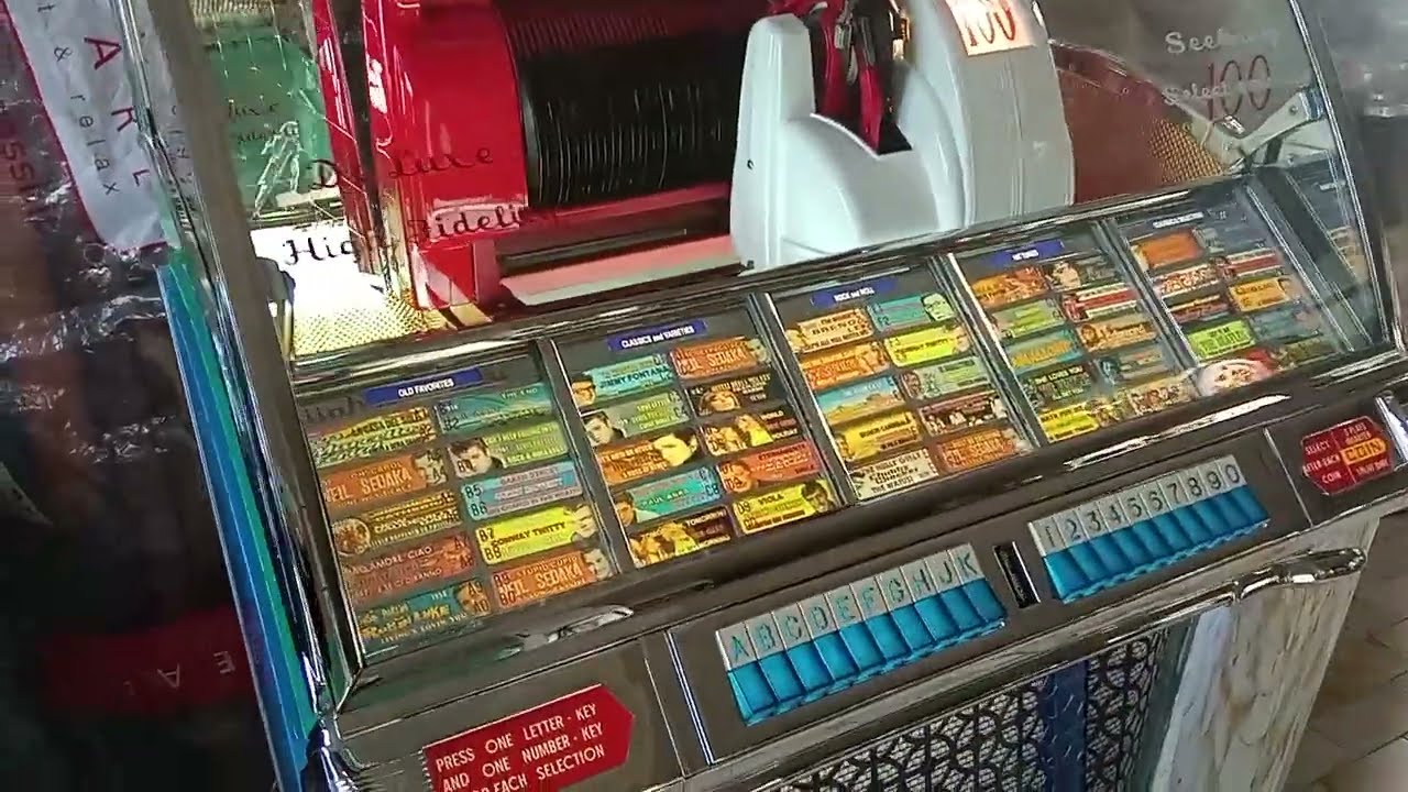 JUKEBOX SEEBURG HF100G (1953)