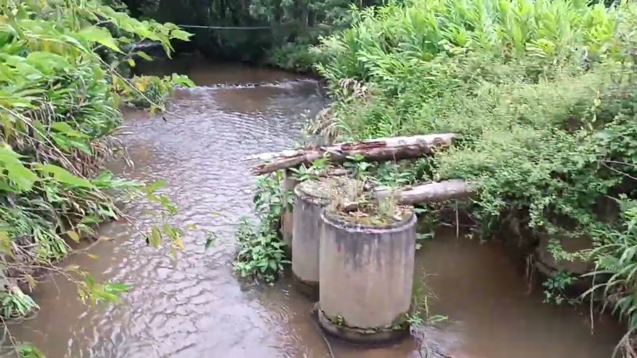 CH&Aacute;CARA COM RIO | C&Oacute;RREGO | 4KM DA CIDADE | PLANA