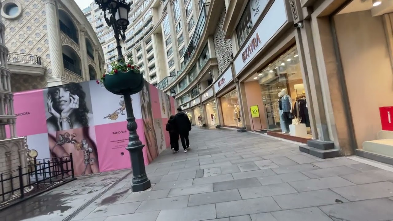 Venezia Mega Outlet Mall Walking Tour 🇹🇷 | Istanbul Shopping Walk 4K