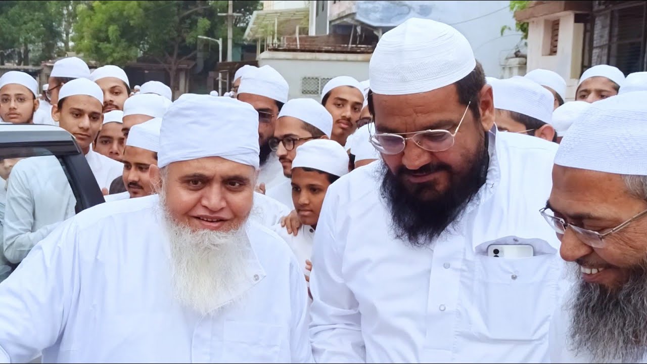 Maulana Yunus Palanpuri welcome At  Jamia Faizanul Quran Saraspur_Ahmedabad_Gujarat_India