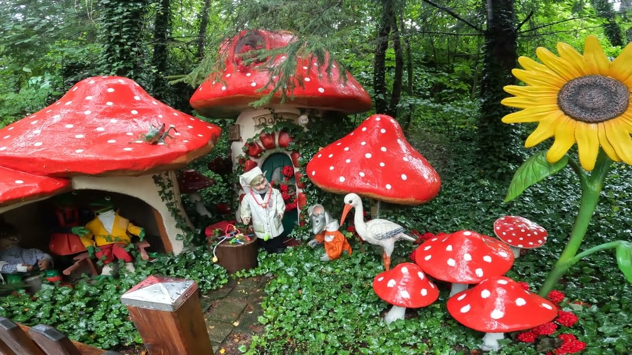 Pilzhausen mit Zwergendorf, Zwergenkönig und co. | Fantasiana Erlebnispark