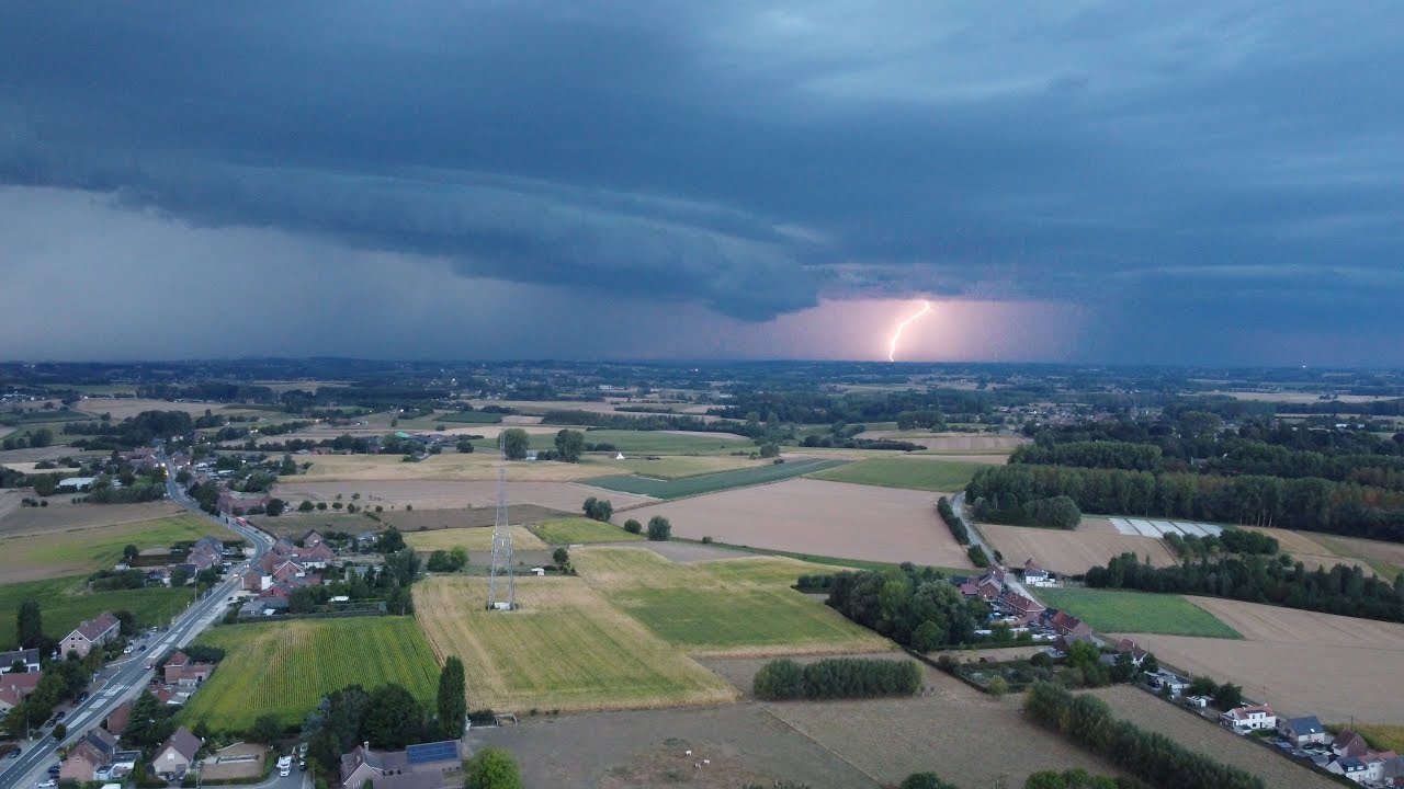 Onweer en shelf cloud 5 september 2022 (drone, thunderstorm)