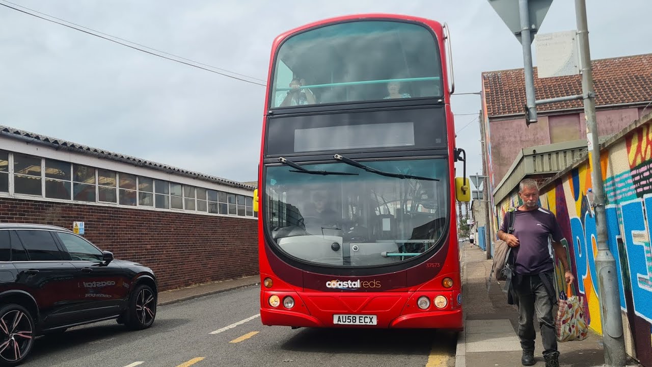 First Eastern counties Volvo B9TL Wright eclipse Gemini 37573 AU58ECX: 2 to James Paget Hospital