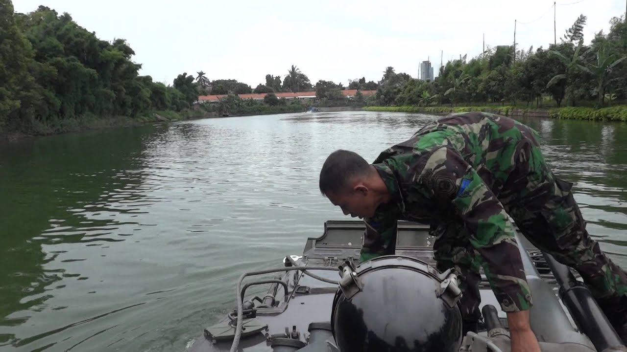 ZEKE w/ Marines BMP3F, Fort Cilandak Visit