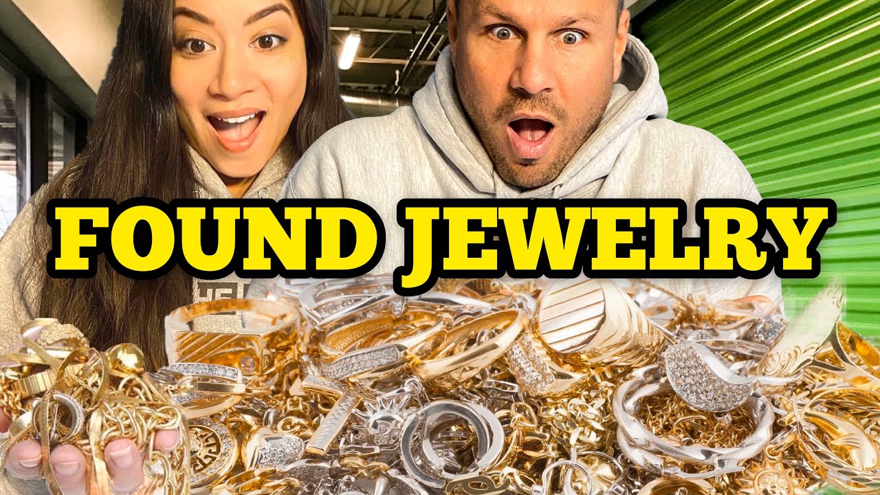 FOUND JEWELRY HOARDER STORAGE UNIT I Bought An Abandoned Storage Locker / Opening Mystery Boxes