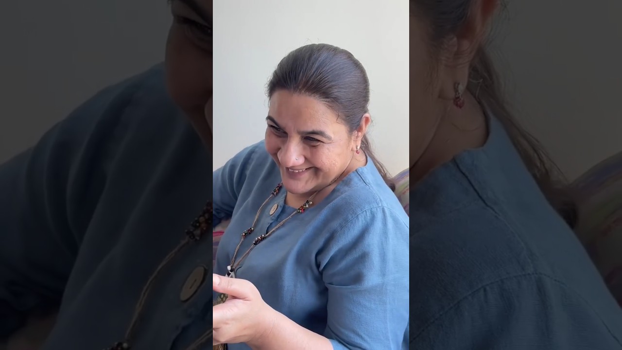 Sara Ali Khan brought gifts from father Saif on mother Amrita's 58th birthday ##shortvideo