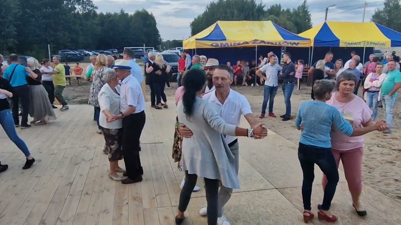 Zbliżał się wieczór i kapela zagrała piękne romantyczne tango!