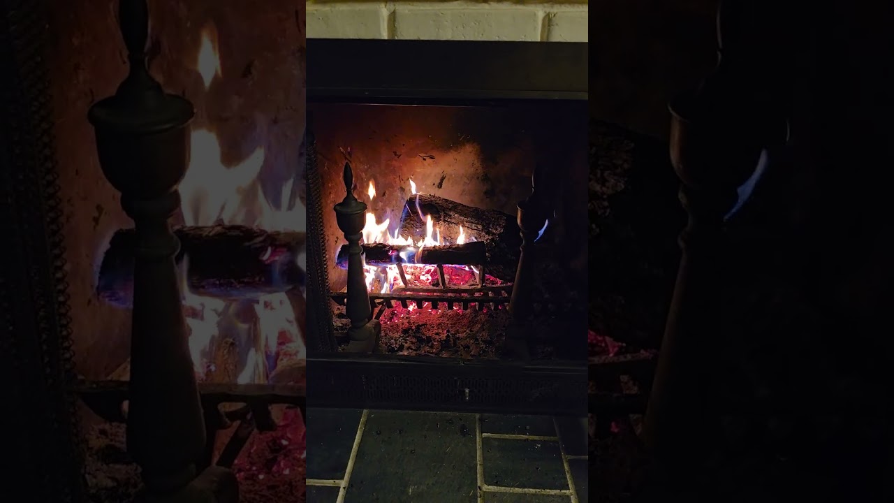 Fireplace with beautiful cracking sound