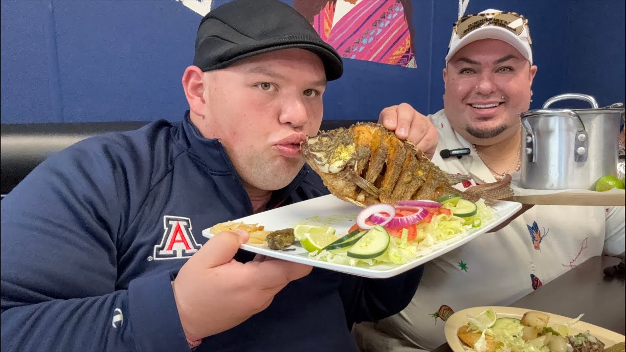 MEXICAN FOOD MUKBANG w/ @BigGuyAppetite e at La Villa DF