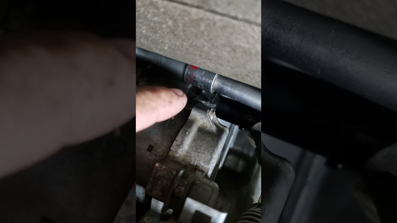 Como retirar o motor de arranque do honda Civic 2014.