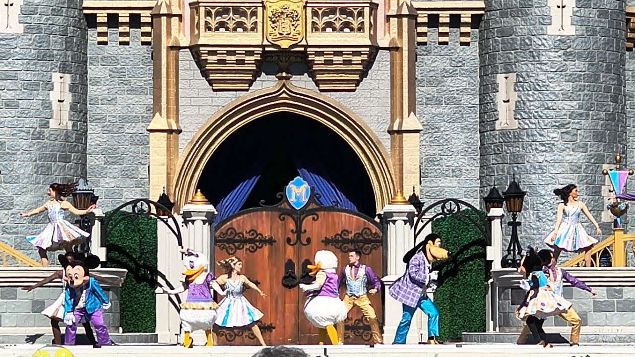 Disney world parade 