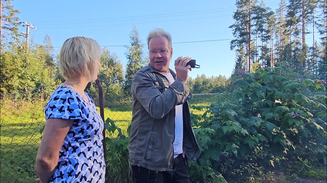 Tuttuja vieraita kylässä. Familiar guests