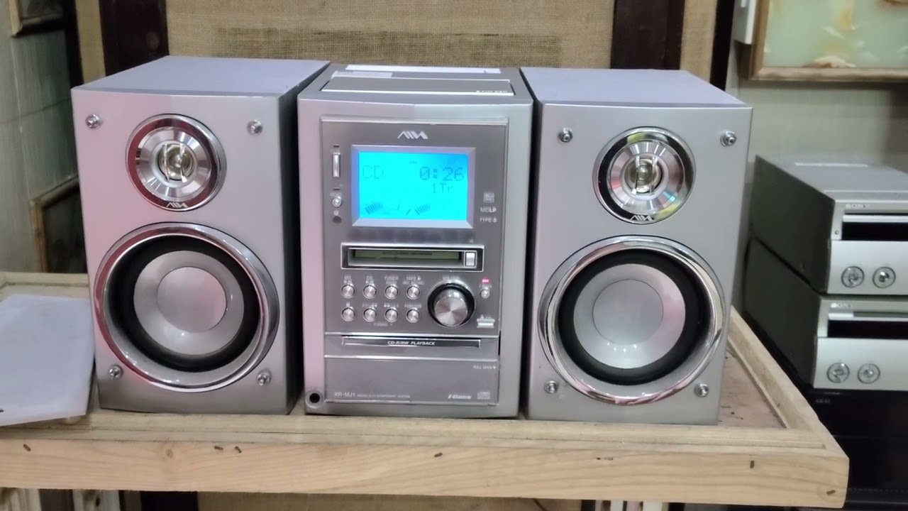 Aiwa lmj1 japan110v. H&agrave;ng đẹp full chức năng cd,md,tape,aux. Loa 12cm cacbon l&otilde;m đẹp. Gi&aacute; 700k