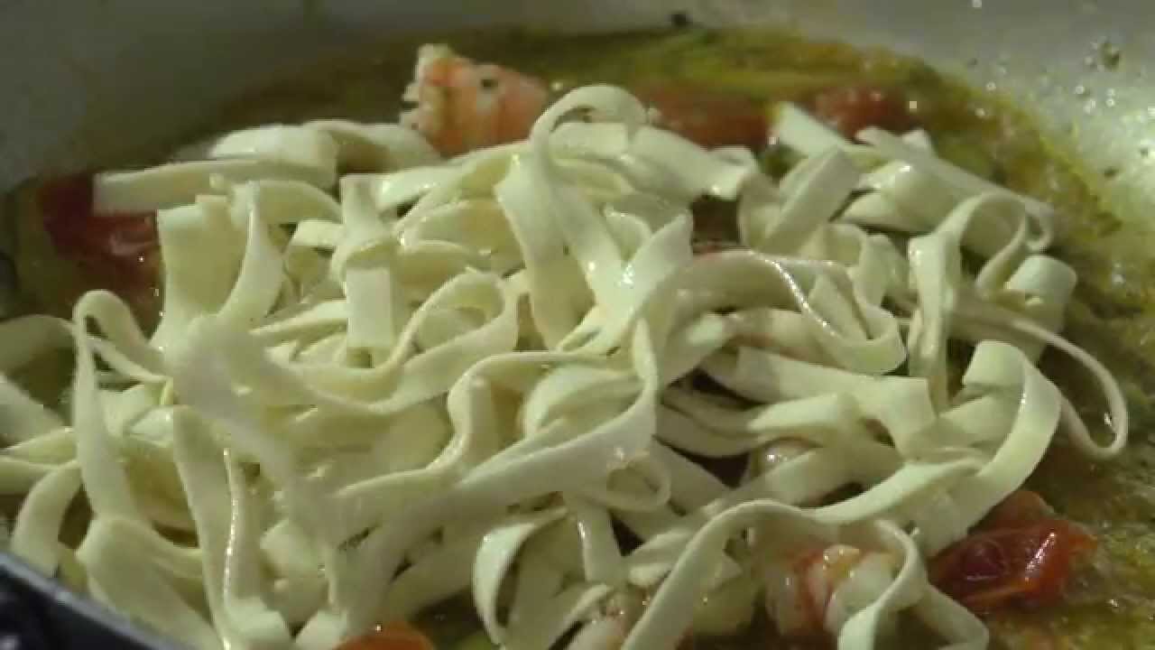 TAGLIATELLE del Pastificio Artigianale Alta Valle Scrivia con zucchine e gamberi