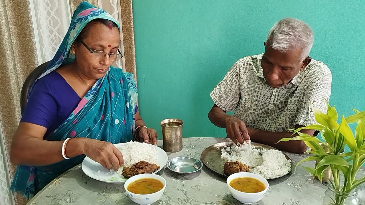 মুসুরের ডাল,আলুভর্তা হলে ভাতের চাল একটু বাড়িয়ে দিতে হয়,এই কথাটা ভুলে গিয়েছিলাম।dailyvlog#cooking