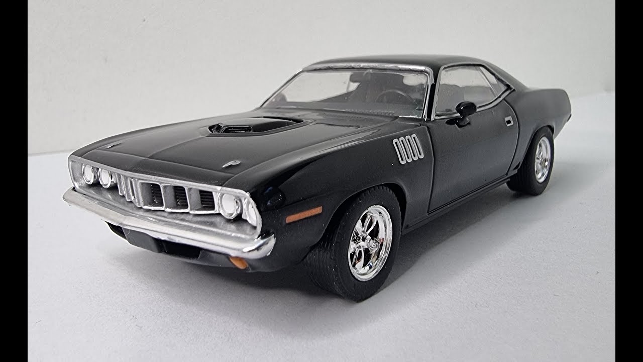 1971 PLYMOUTH CUDA FROM MOVIE JOHN WICK CHAPTER 4 GREENLIGHT HOLLYWOOD 1/43 DIECAST MODEL CAR REVIEW