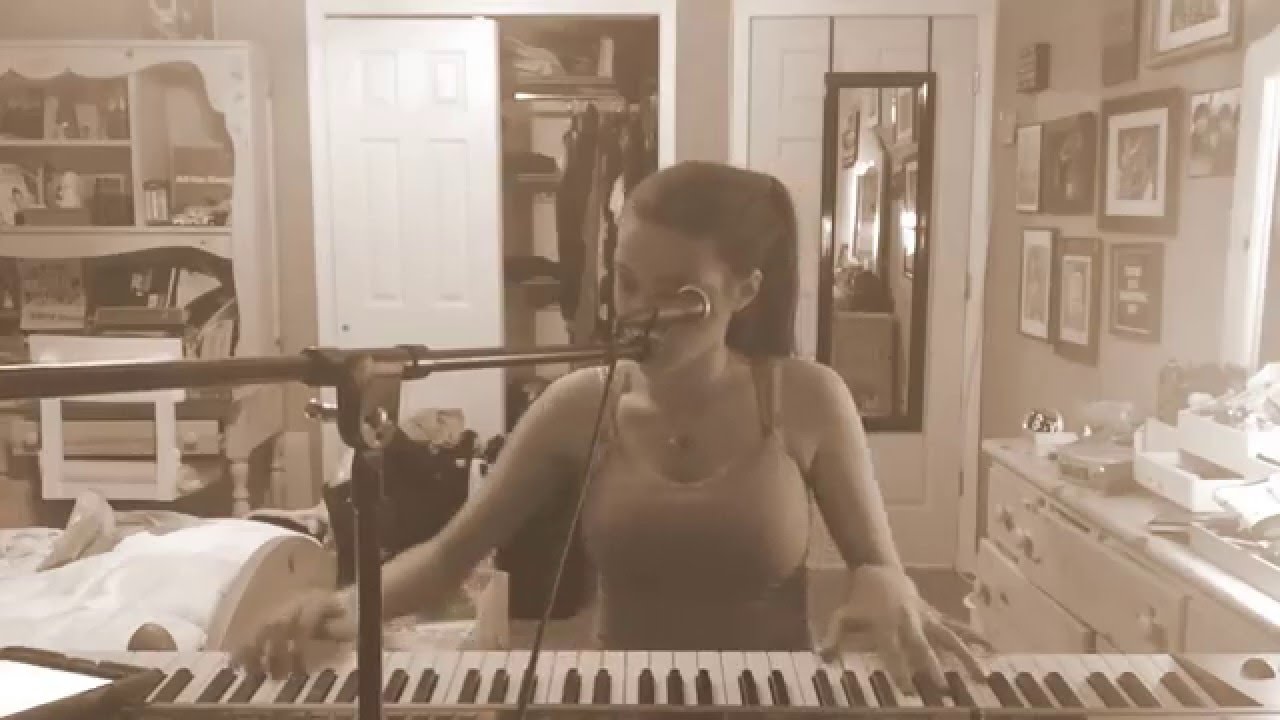 Toxic (Britney Spears) jazz cover by Amanda Conti (with piano solo)