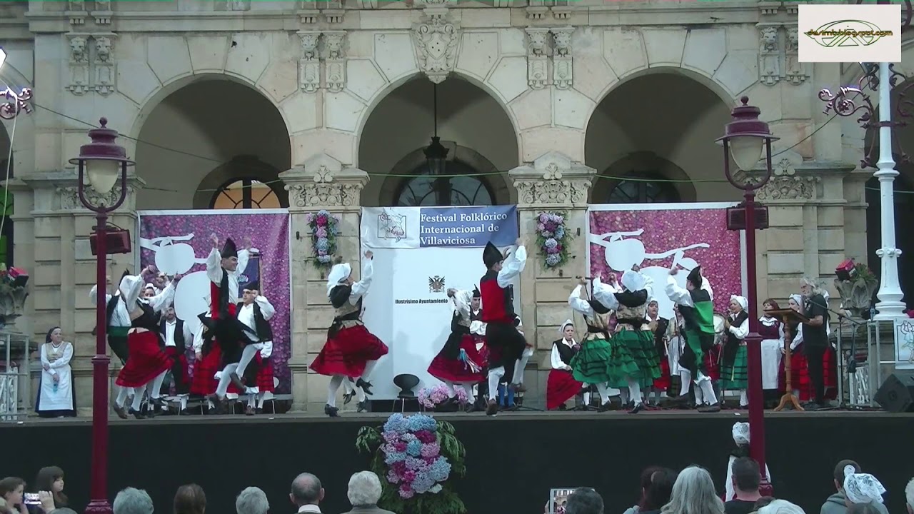 AIRES DE ASTURIAS EN EL XXVI FESTIVAL FOLKLÓRICO INTERNACIONAL DE VILLAVICIOSA