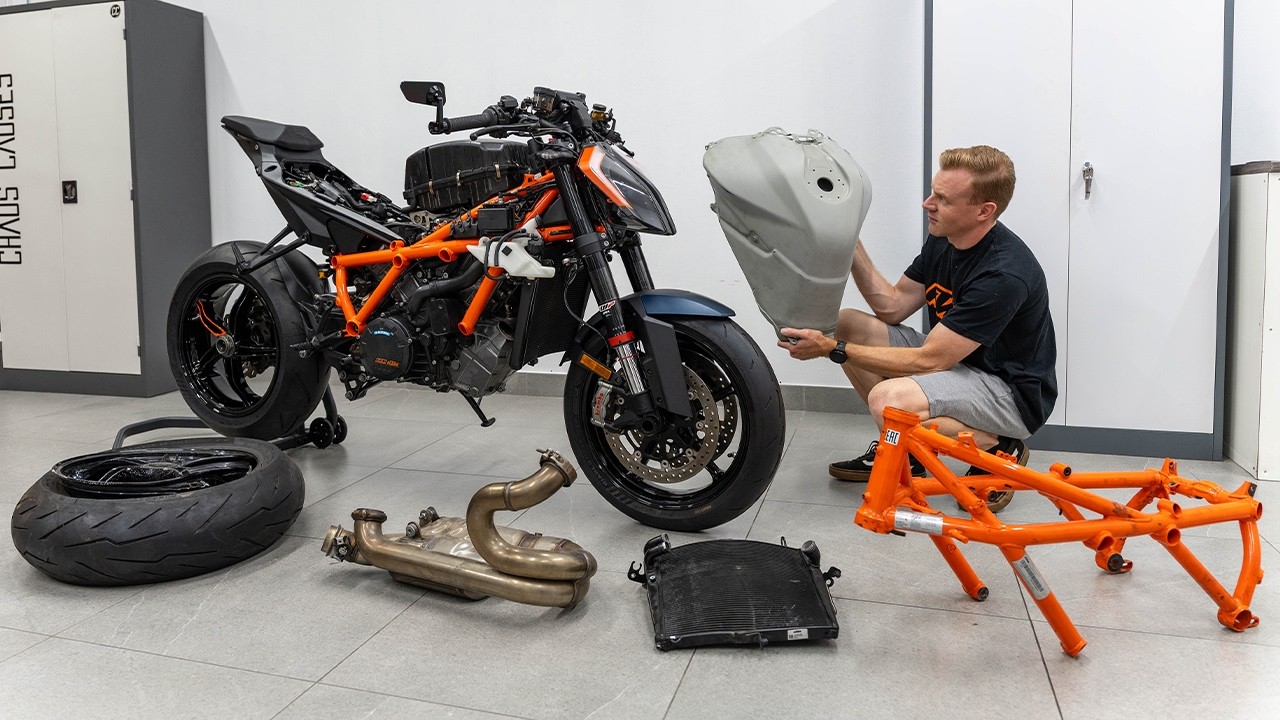 Rebuilding A Destroyed KTM 1290 Super Duke That Still Doesn&rsquo;t Run