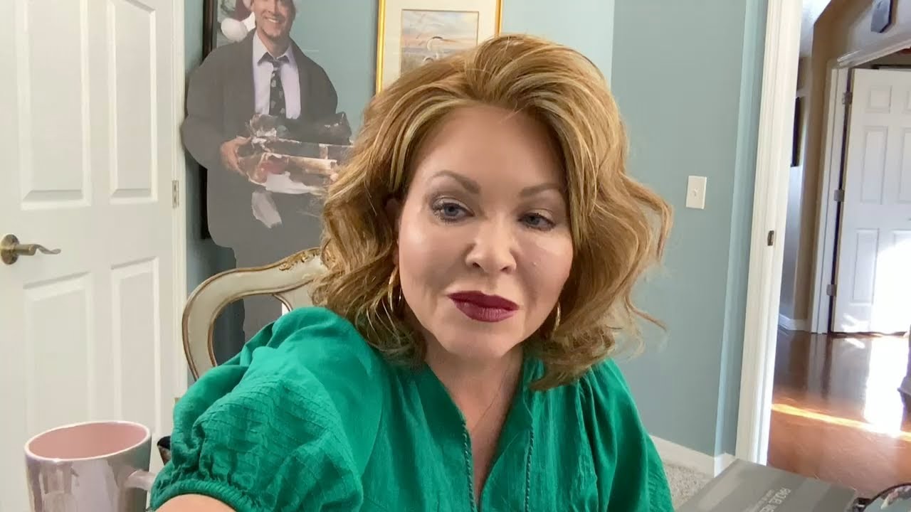 Review of Editor’s Pick by Raquel Welch in Golden Russet.  Update on post-op brachioplasty.