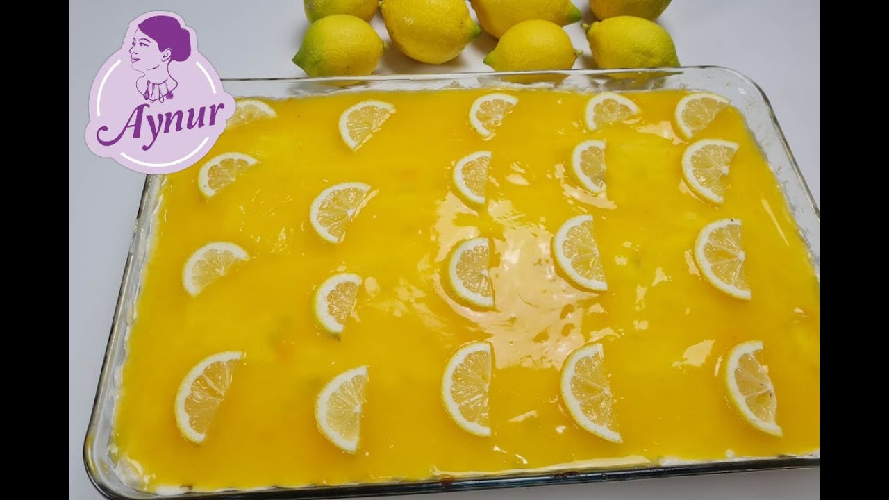 Der beste Zitronenkuchen aller Zeiten mit frischen Zitronen vom Baum und mit leckeren Paradis Creme