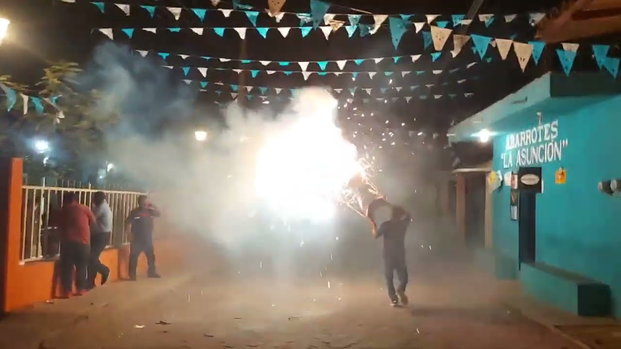 Santa Mar&iacute;a Tecomavaca | Tercera Calenda 2023 | Quema de toritos | Fiesta del 15 de agosto 2023