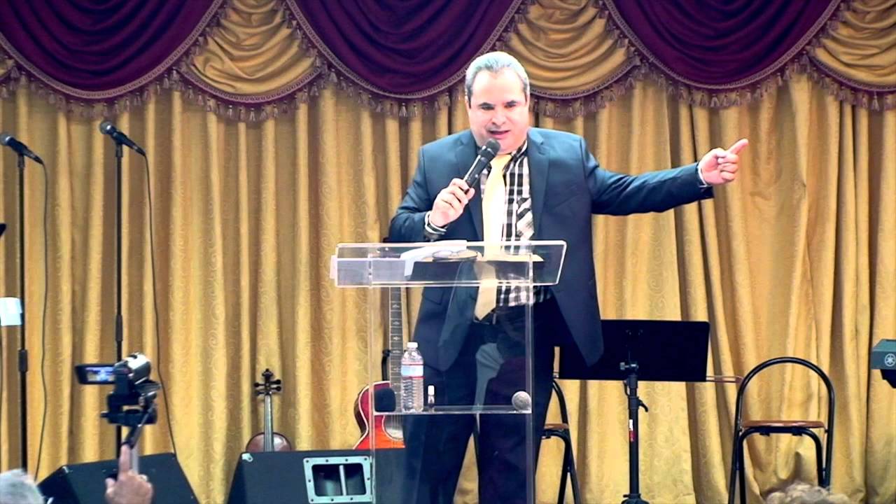 El me defiende en la batalla - Pastor Eliseo Rodríguez