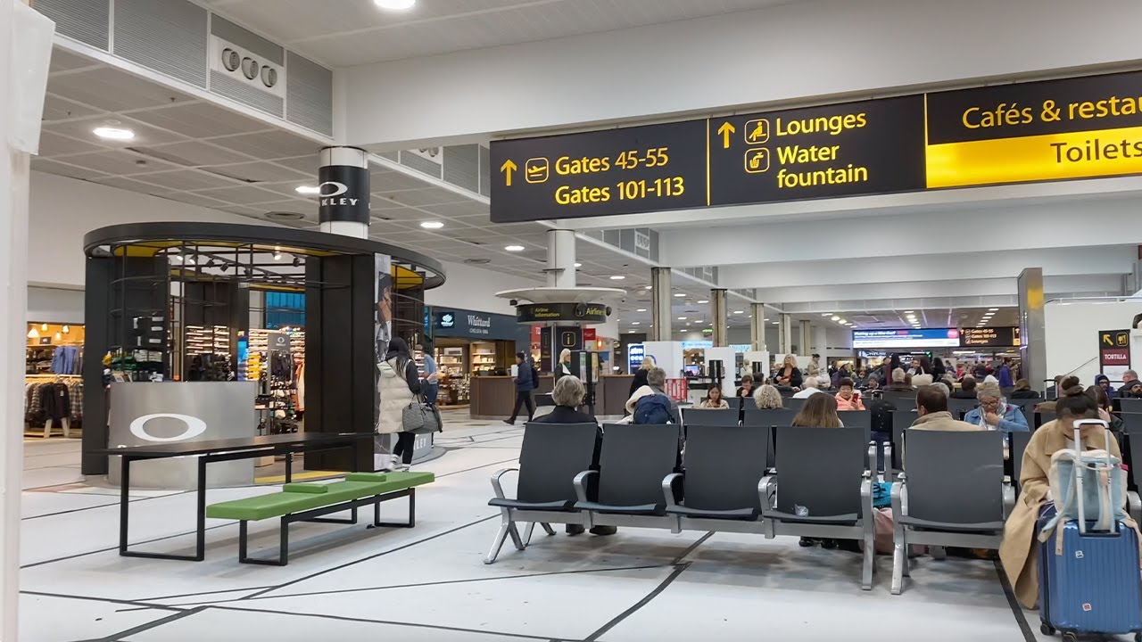 Exploring Gatwick while waiting for my plane
