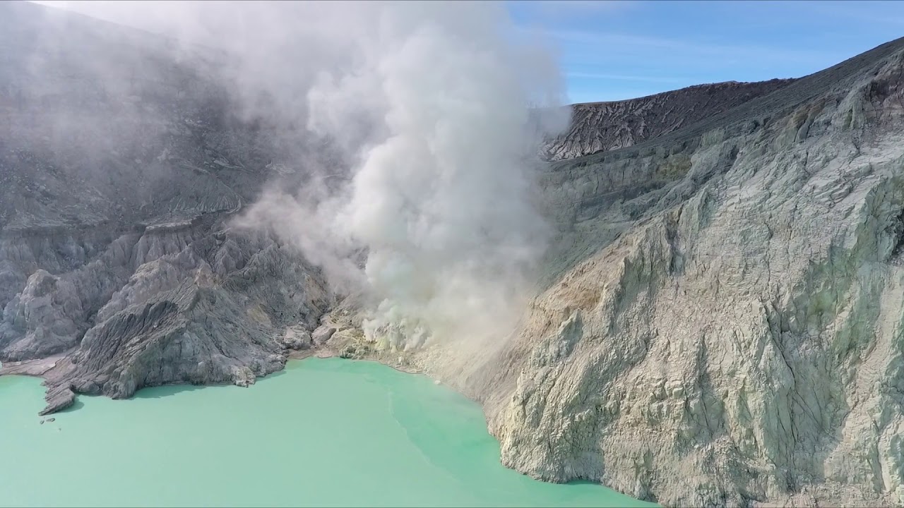 The View of The Volcano IJEN. One day trip from Bali with Mybalitrips