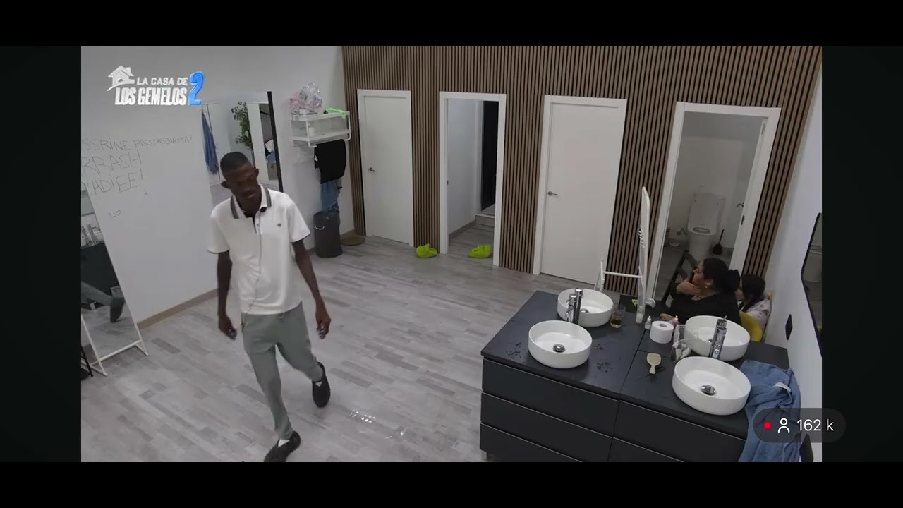 Los 8 minutos completos en el bañode #marrash y #anibal en la casa de los gemelos #zonagemelos 